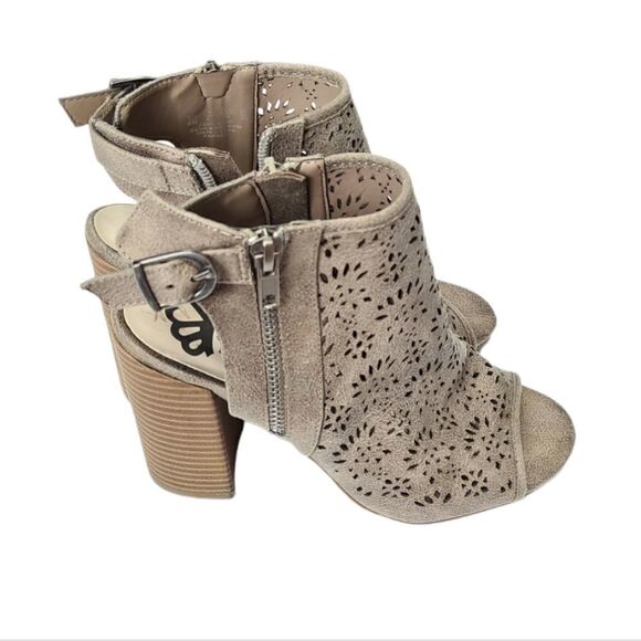 Fergalicious Booties Womens Size 6 Tan Perforrated Parney Peep-toe Block Heel - Picture 2 of 9